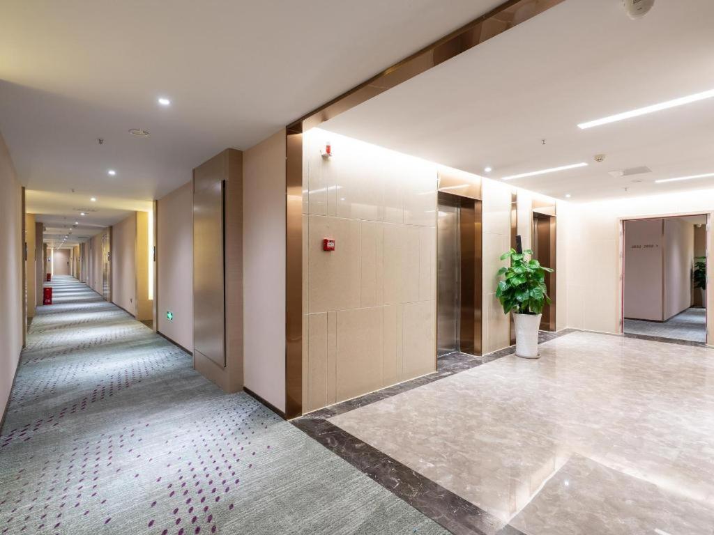 Lavande Hotel Zunyi Times Tianjie - Housity