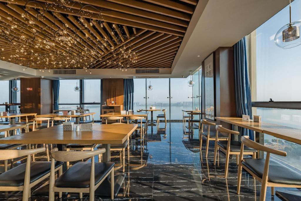 Grand Madison Jiujiang Yuexi Lake - Housity