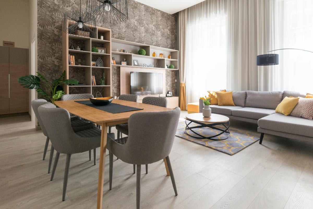 Suitetrails - Central Deluxe Apartments