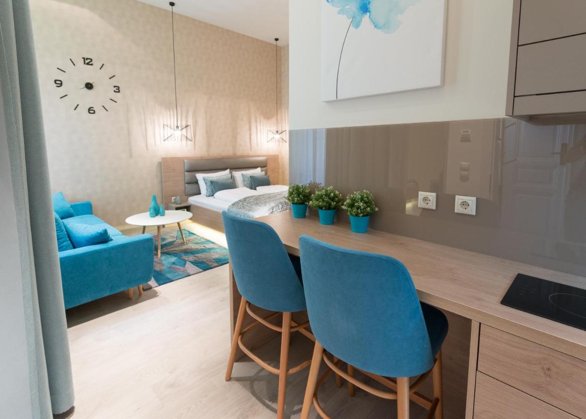 Central Deluxe Apartments - Housity