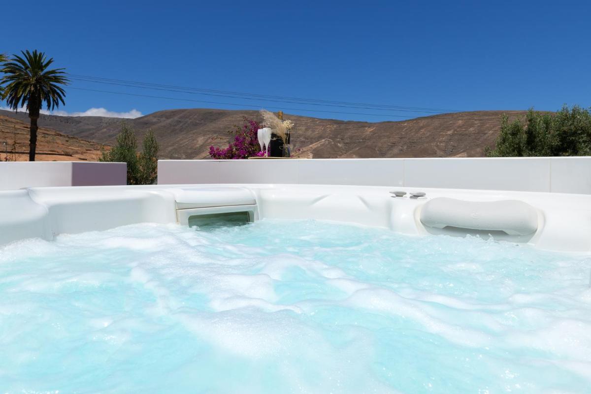 Holiday house Casa Mariposa in Tabayesco - Housity