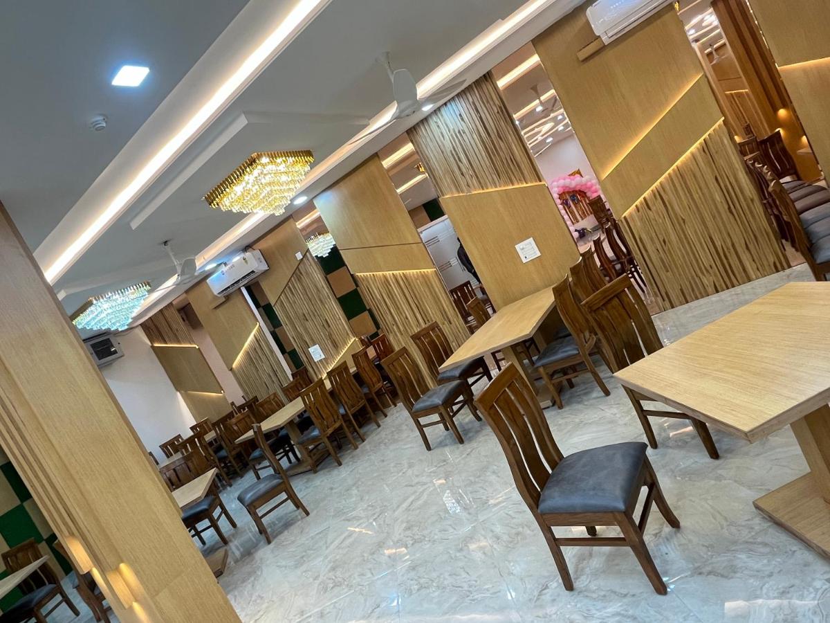 Hotel Shri Radha Orchid Barsana - Housity