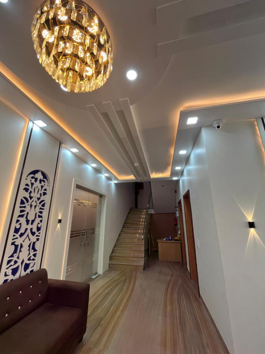 Hotel Shri Radha Orchid Barsana - Housity