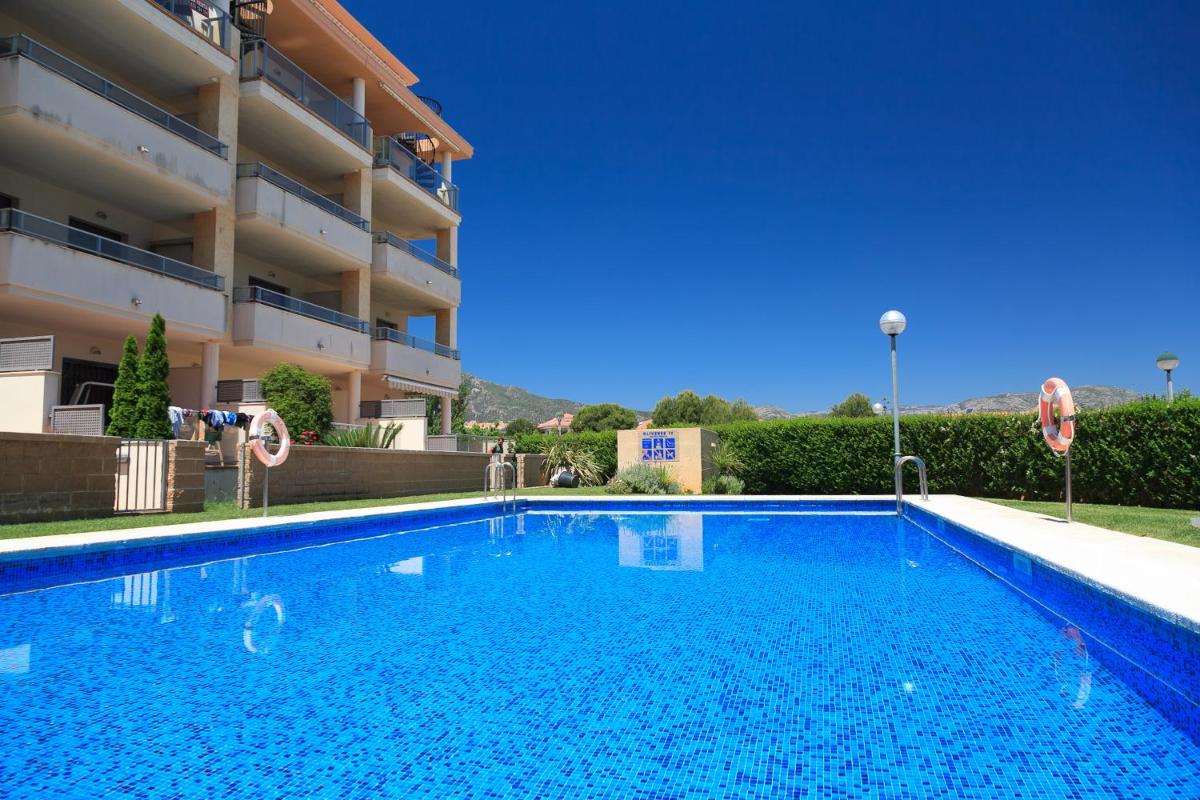 UHC Oliveras Apartments - Housity