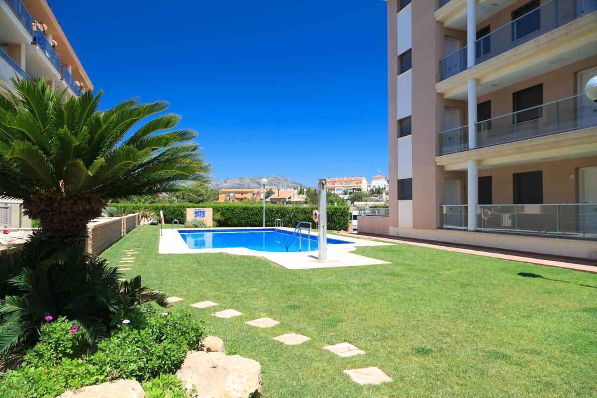 UHC Oliveras Apartments - Housity