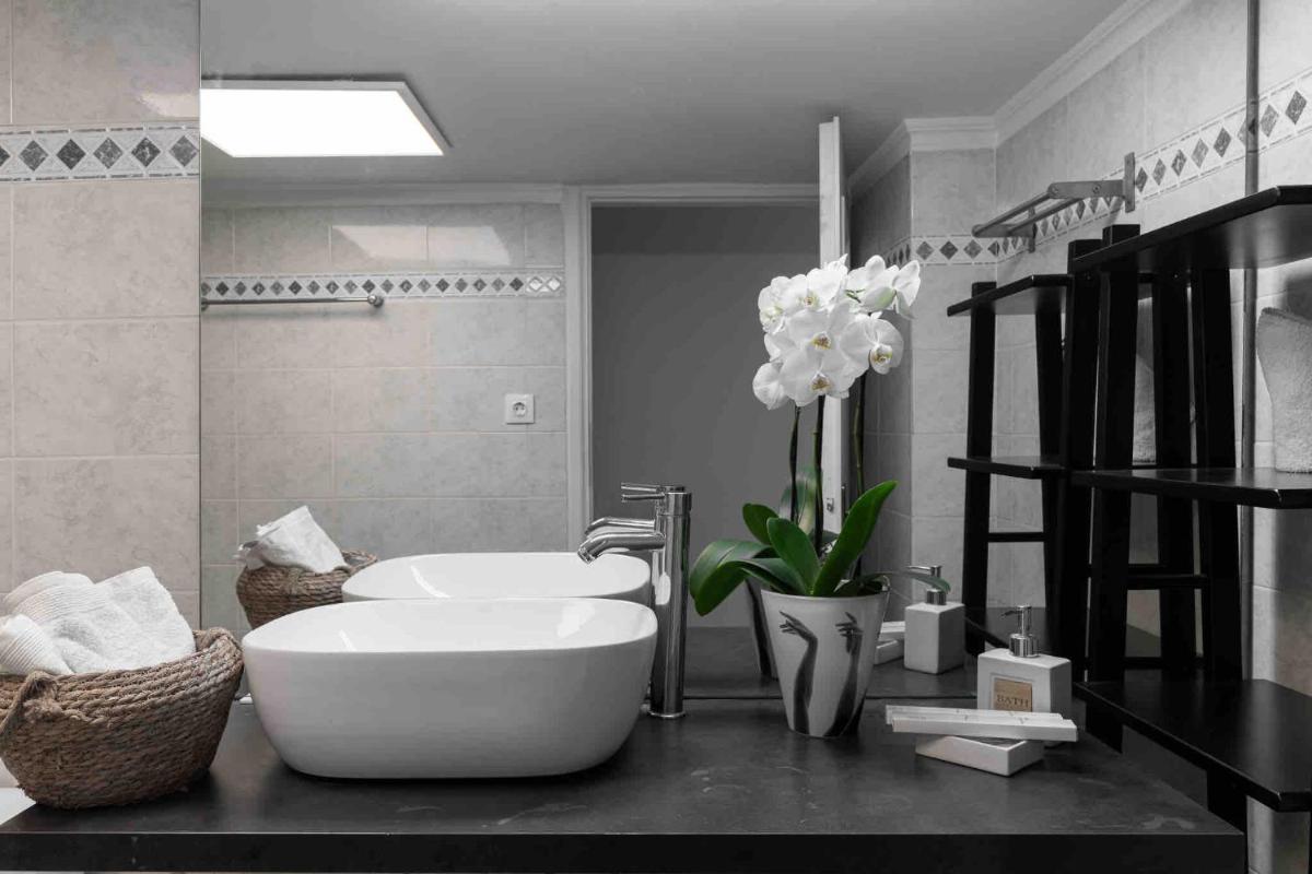 Eclipse Glyfada Beach - Housity