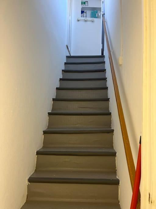 Peaceful Stay Near Insead and Castle - Hizvo