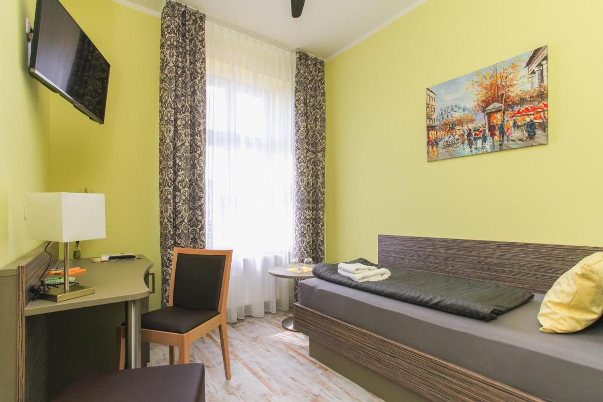 Restaurant & Pension Eshramo - Housity