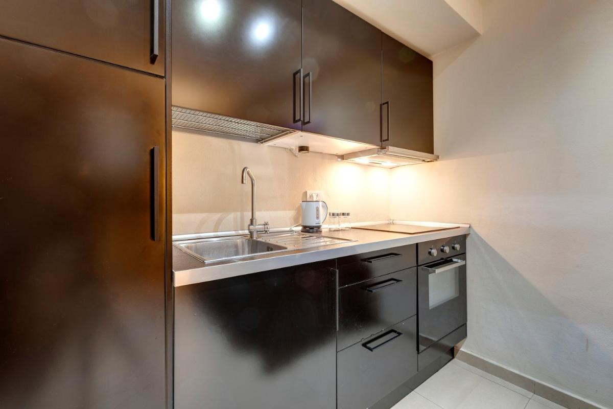 Golden House - Housity