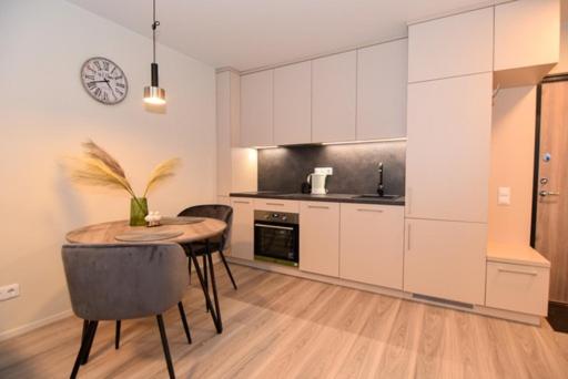 Naujai įrengtas 2-jų kambarių butas - Housity