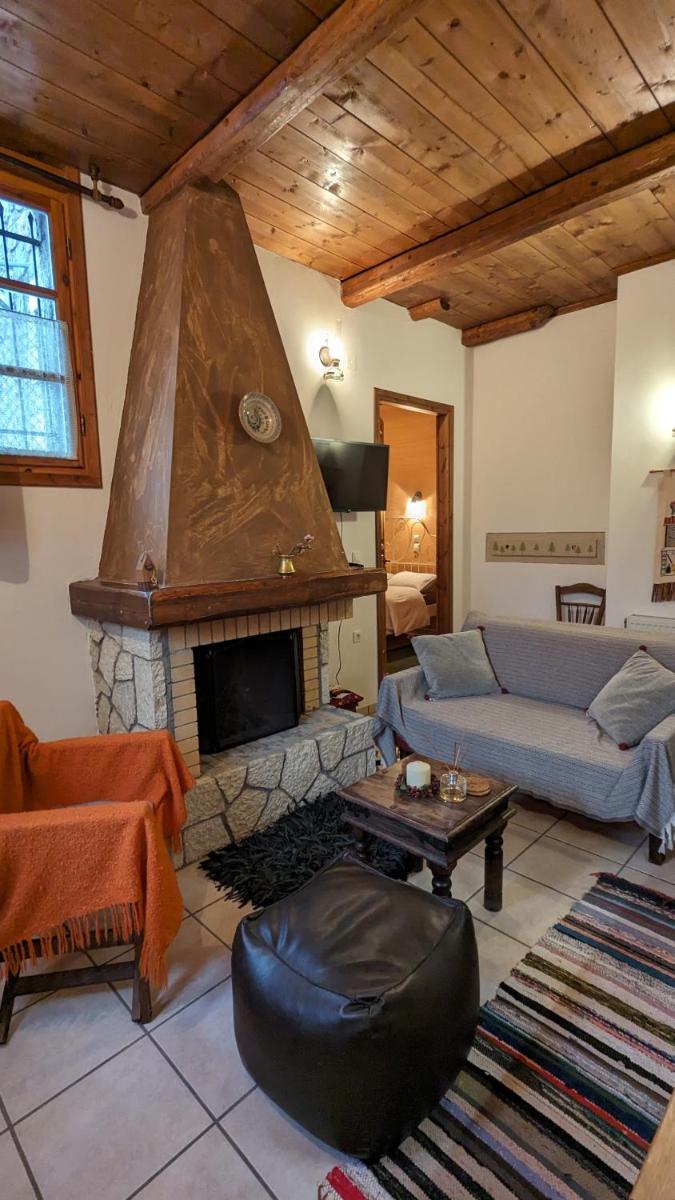 Diminio 2 Apartment at Livadi Arachova - Housity
