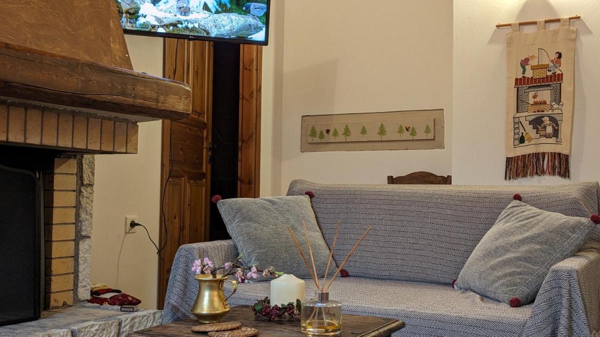 Diminio 2 Apartment at Livadi Arachova - Housity
