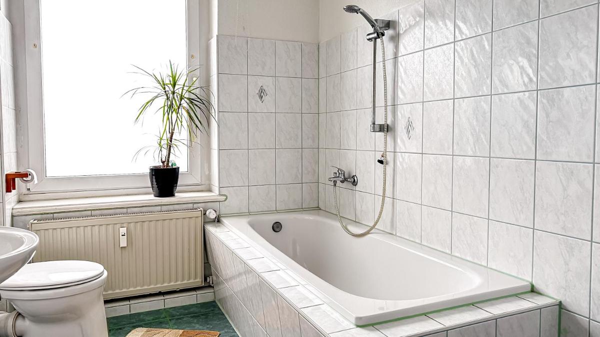 Zentrale Ferienwohnung mit Gartennutzung - Housity