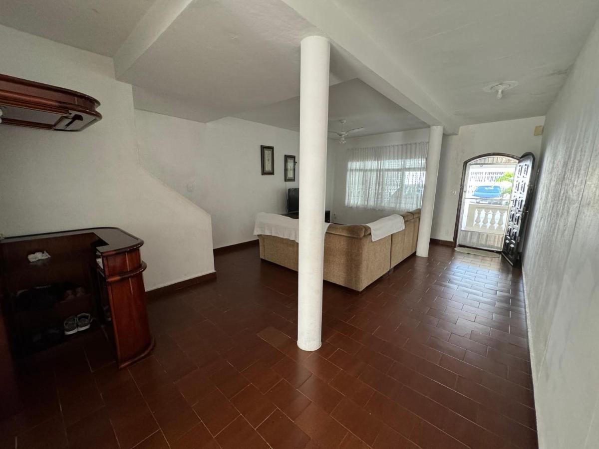 Casa na Praia Grande - Housity