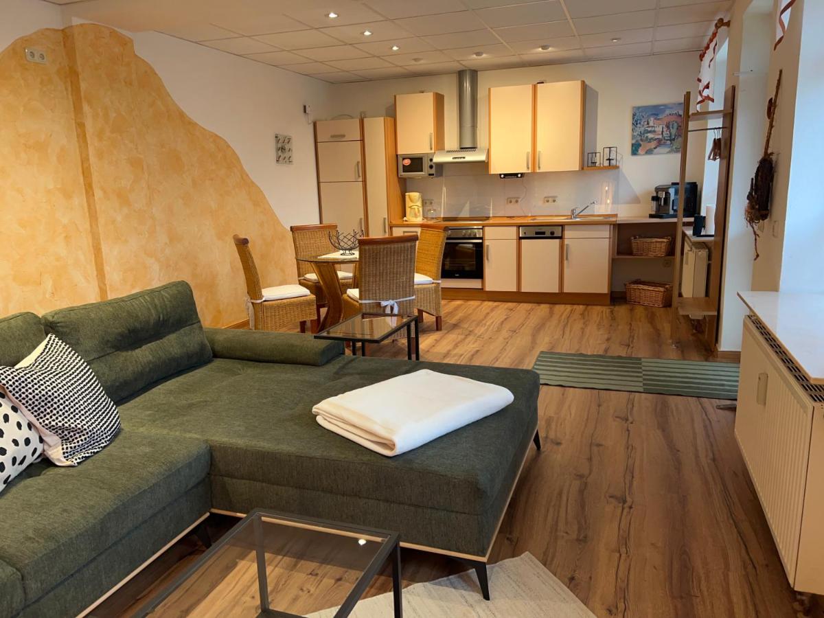 Ferienwohnung Elsterveilchen - 100 m zur Soletherme ,Kurpark & Theater, Parkplatz - Housity