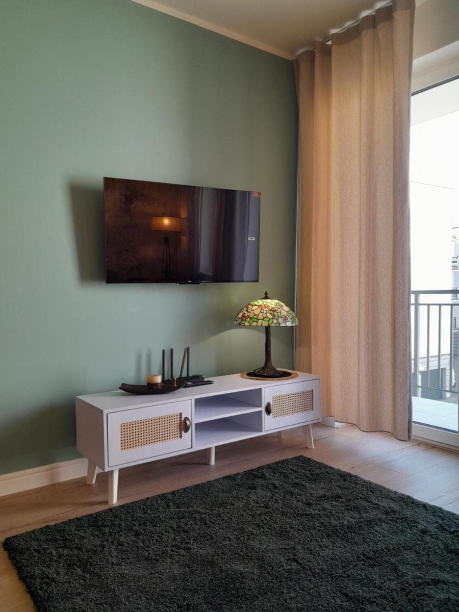 Malachite Green Apartment - Hizvo
