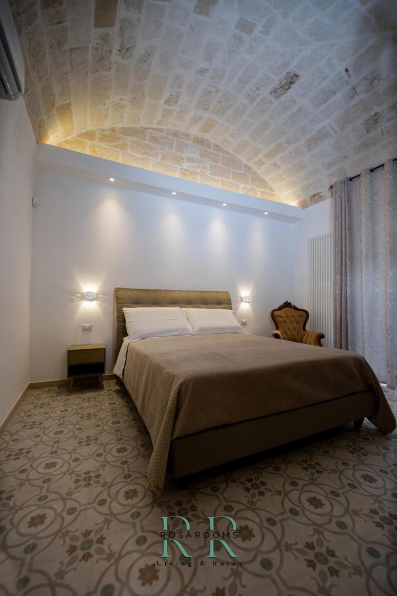 ROSA ROOMS - Dimora di charme - Casa Vacanze per famiglie a Bisceglie - Family House - Housity
