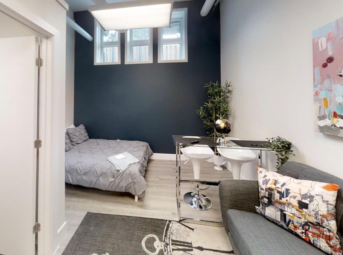 Bachelor apartment in downtown - Housity