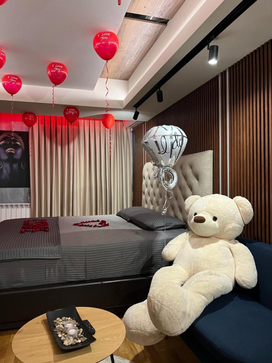 Romantic & Jacuzzi - Housity