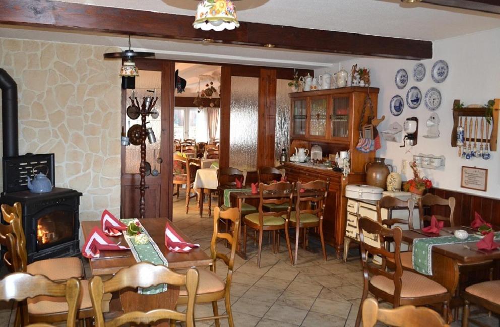 Hotel & Restaurant Zur Linde - Housity