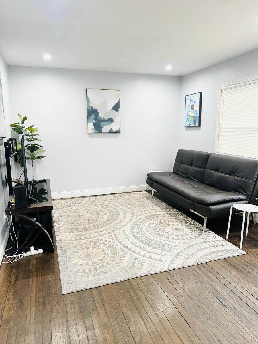 3 Bedrooms House Nassau County - Housity