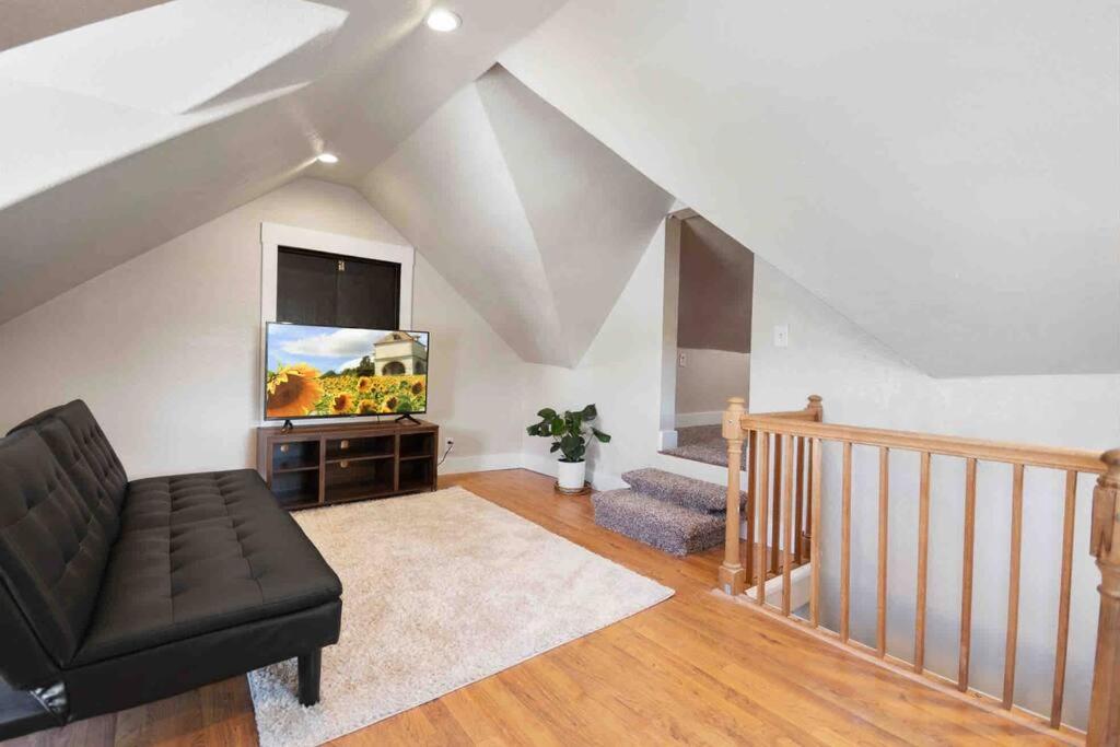 Beckham•House - Housity