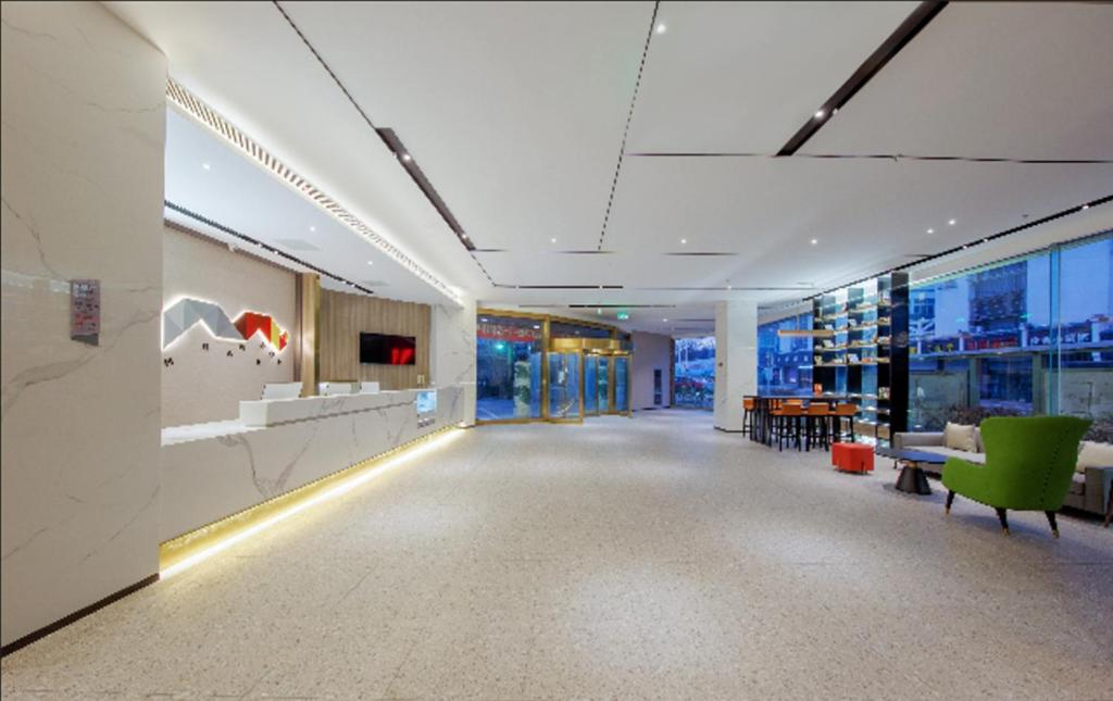 Borrman Hotel Yixing Dingshan Baolong Plaza - Housity