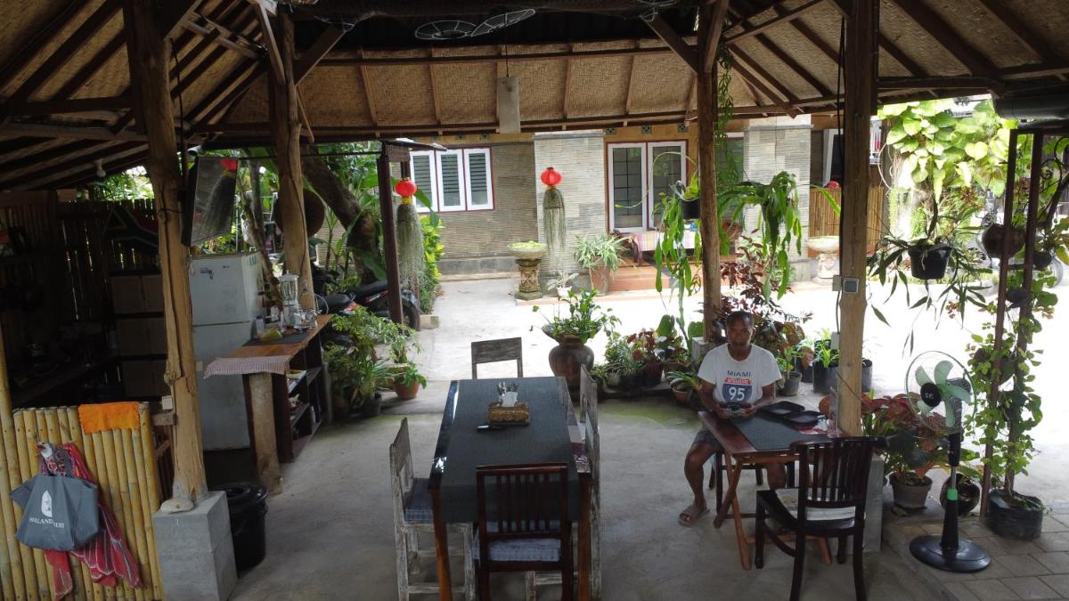 Manuh Guest House - Housity