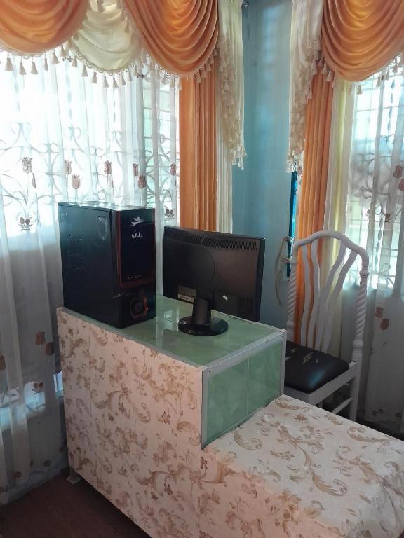 EXPRESS O 91477 Fazira Home Stay Syariah - Housity