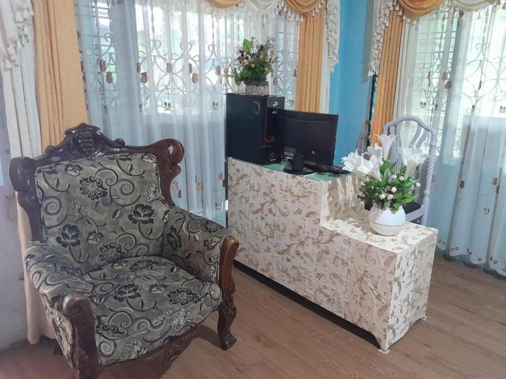 EXPRESS O 91477 Fazira Home Stay Syariah - Housity