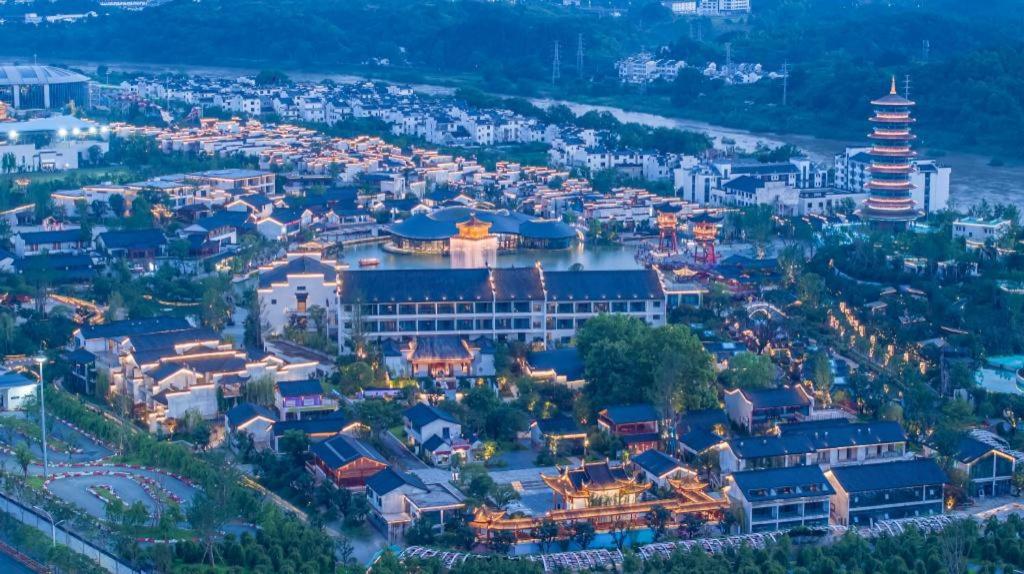 Wuyuan Wunvzhou Wuxiandao Luxury Hotel - Housity