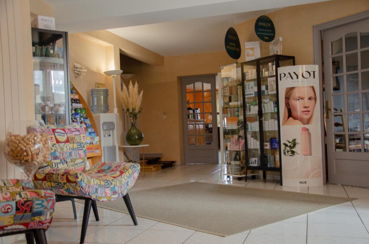 Photo de la galerie de l'établissement Maison Legate "Hôtel Le Baudiere & Spa", à Saint-Beauzire