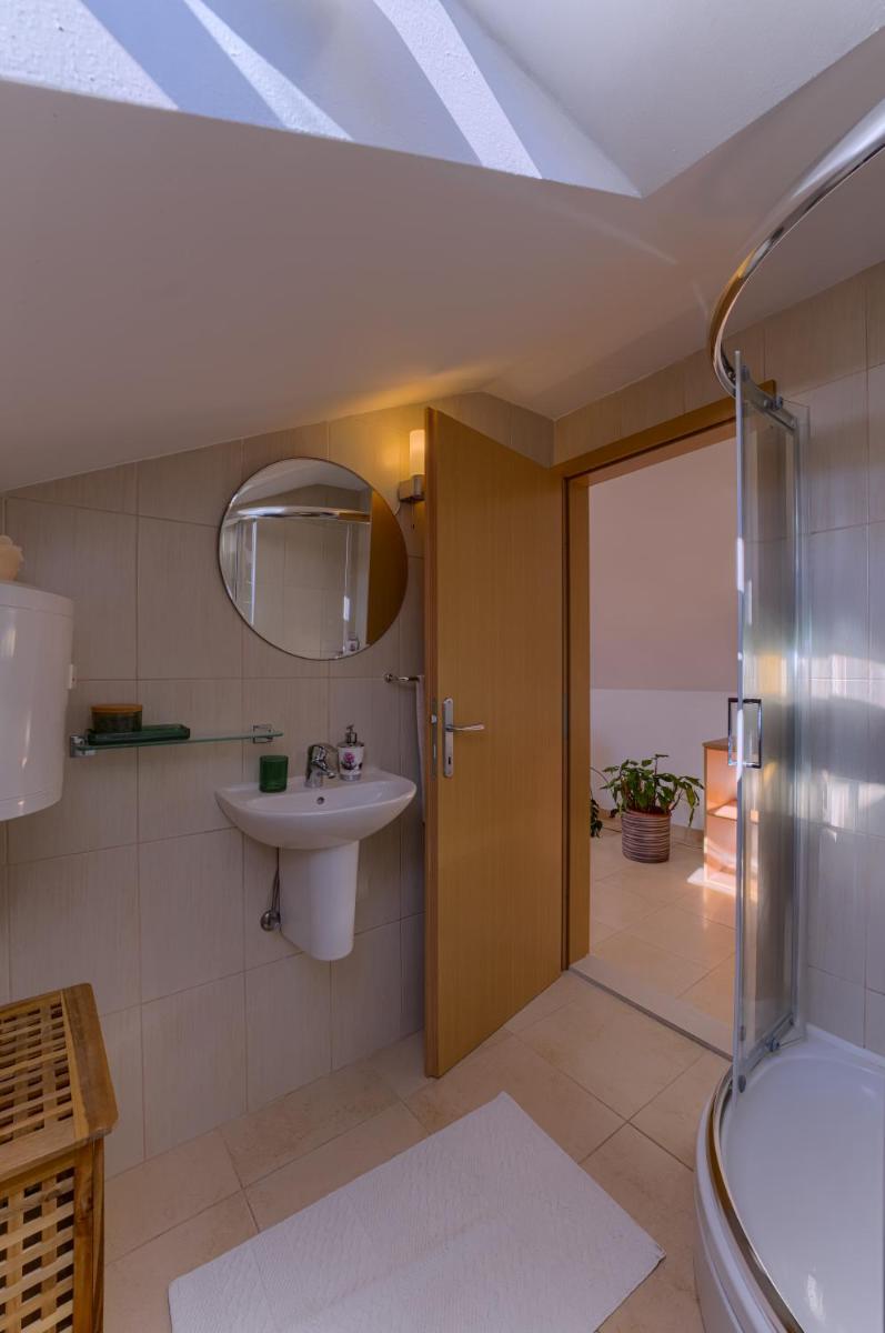 Guest House Dijana - Housity