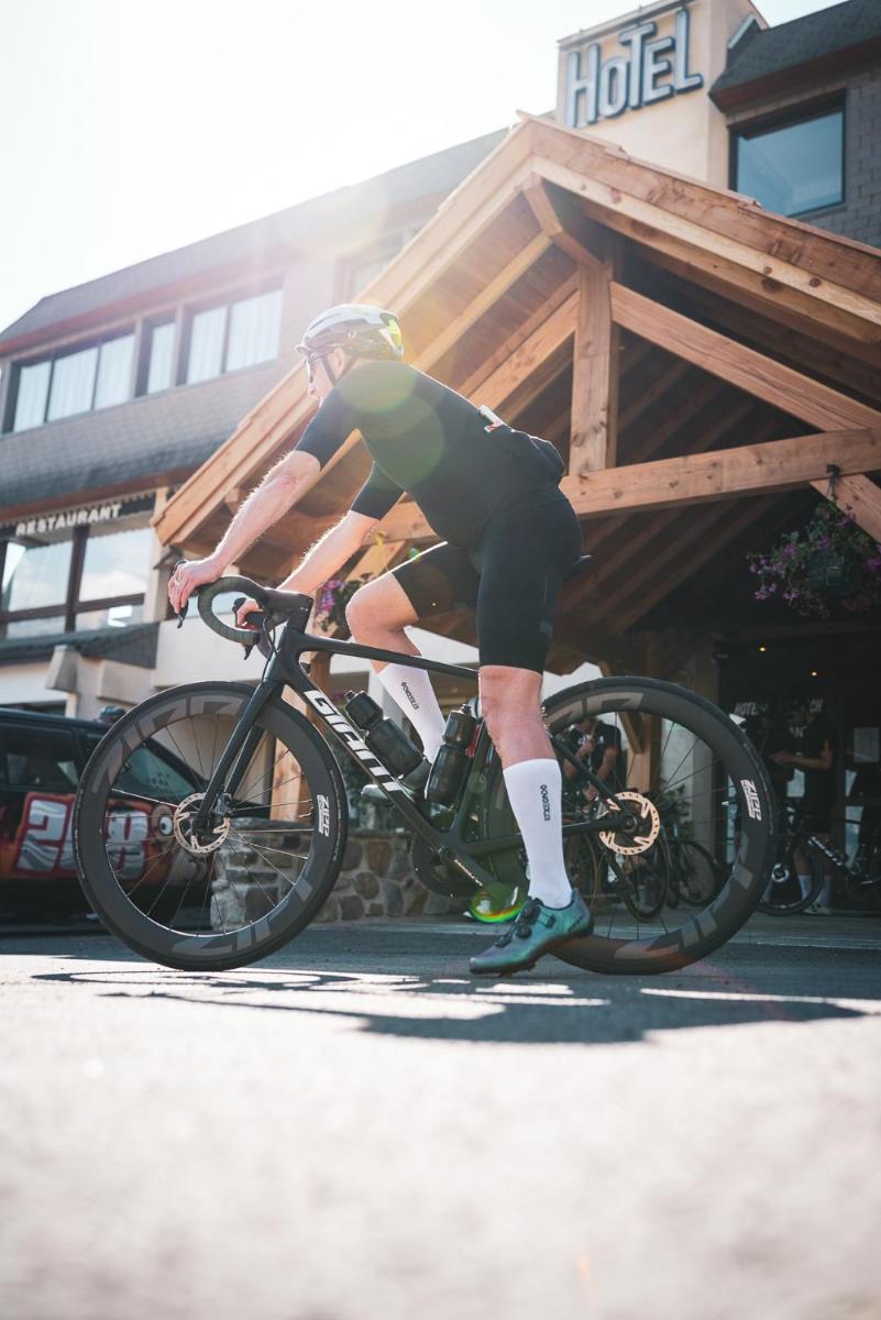 Vélo sur le terrain de l'établissement Hôtel Restaurant Saint Roch ou dans les environs