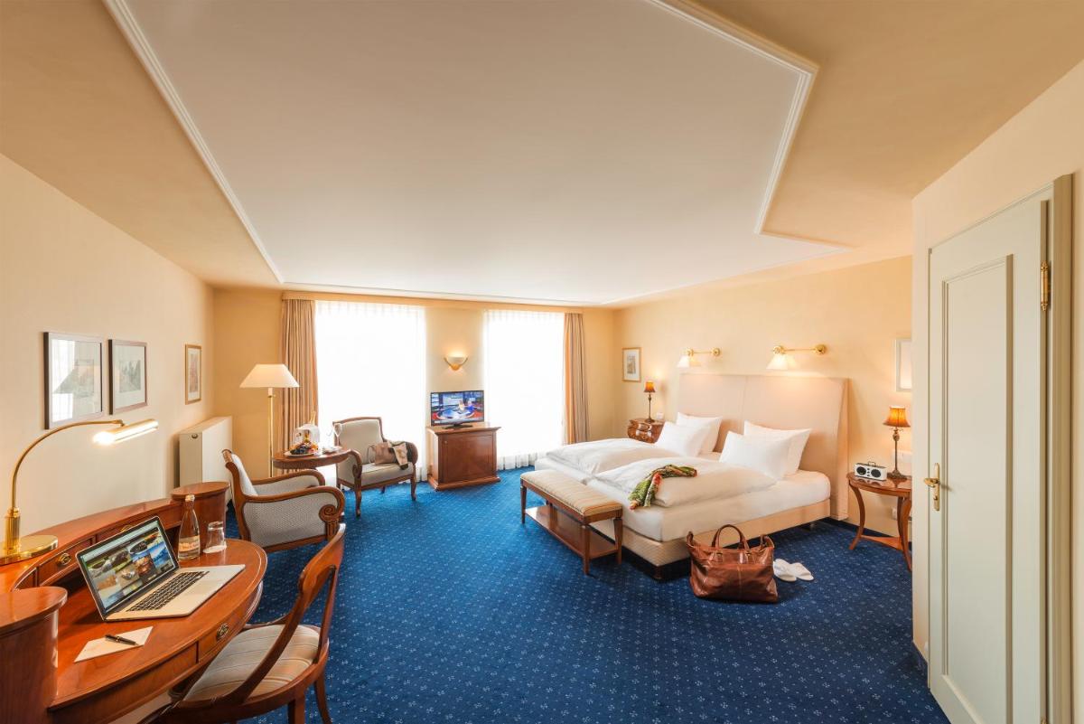 TV/Unterhaltungsangebot in der Unterkunft Hotel Erbprinz - Gourmet & Spa