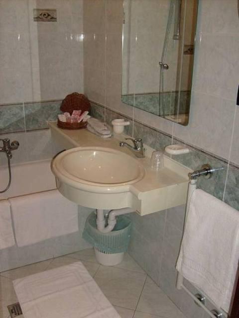 Hotel Motel Flower - Housity