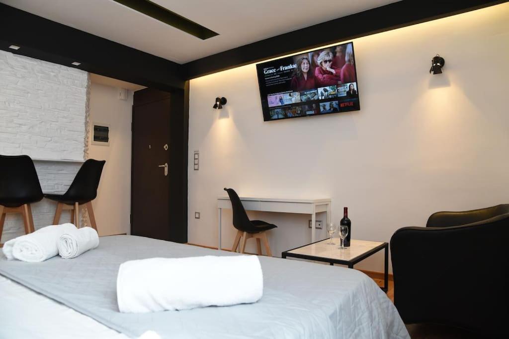 Syntagma square, 30sqm Nikis luxurious Studio - Housity