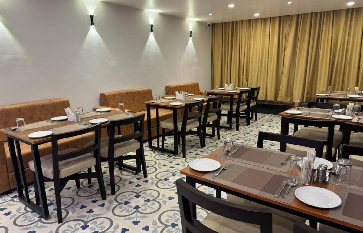 Hotel Taj Akash - Housity