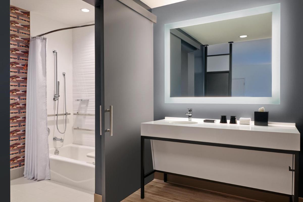 Aloft Trophy Club Westlake - Housity