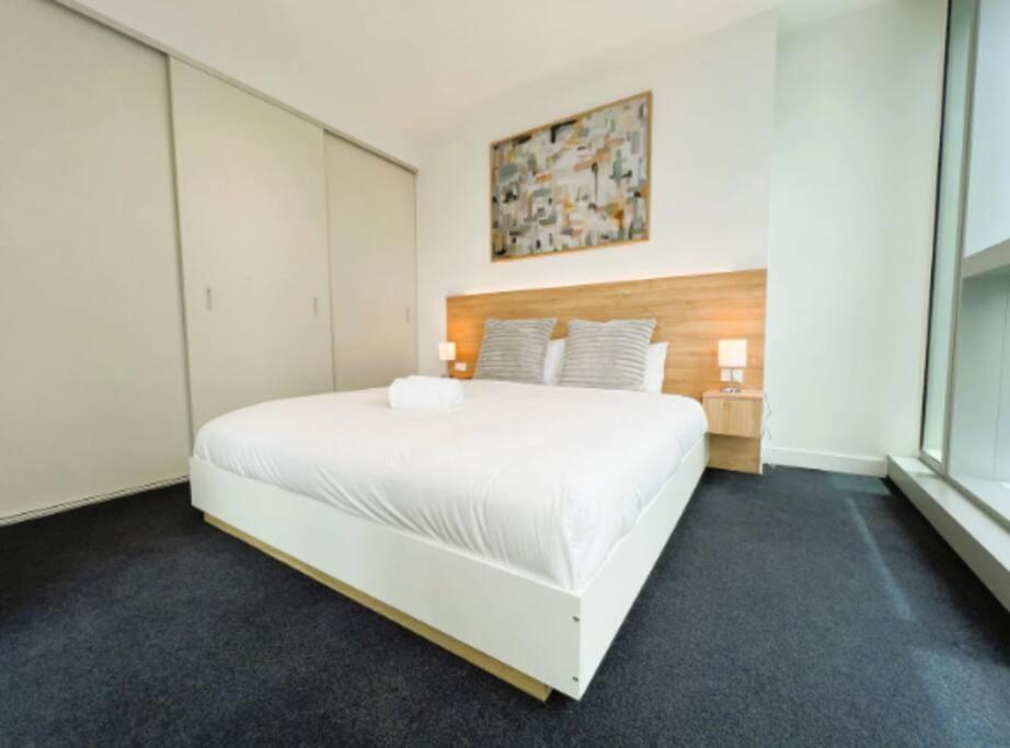 Lovely 2BR Apartment, CBD Southern Cross, Lvl 66 - Housity