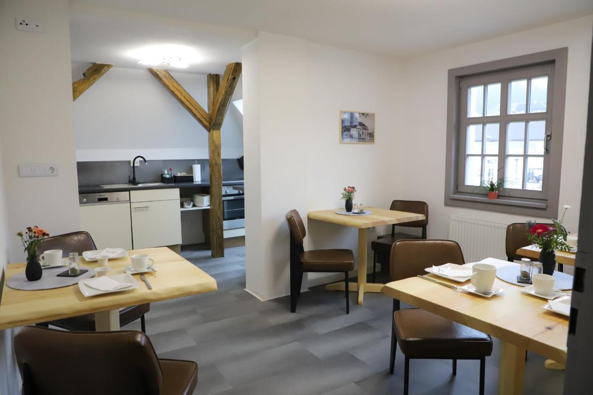 Conny's Träumerei - Housity