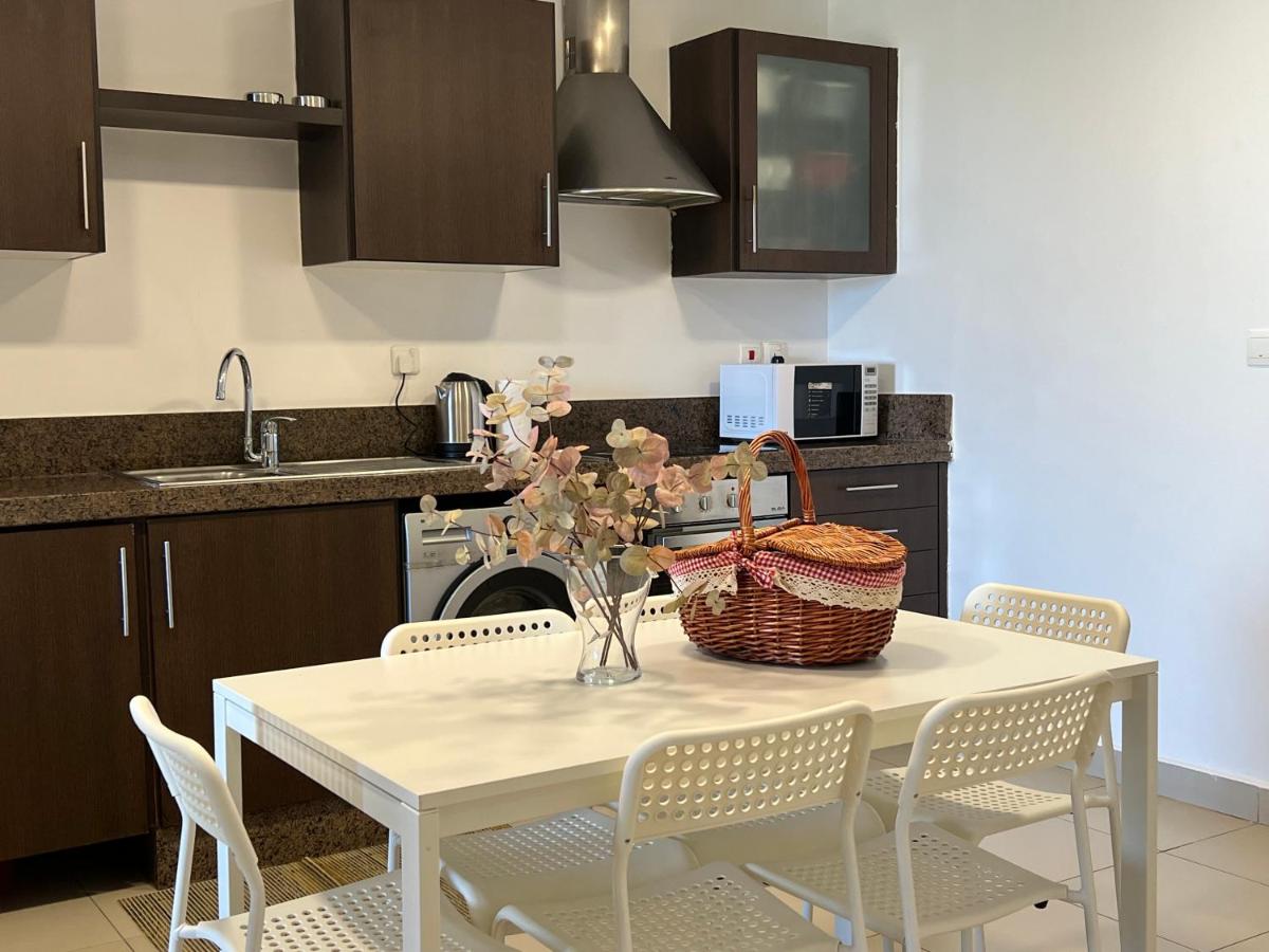 Spacious apartments with Sea view at Samarah Resort - Housity