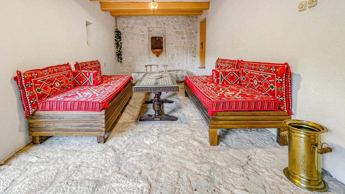 Villa Historic Pocitelj with pool and incredible views on the river and landmarks - Housity