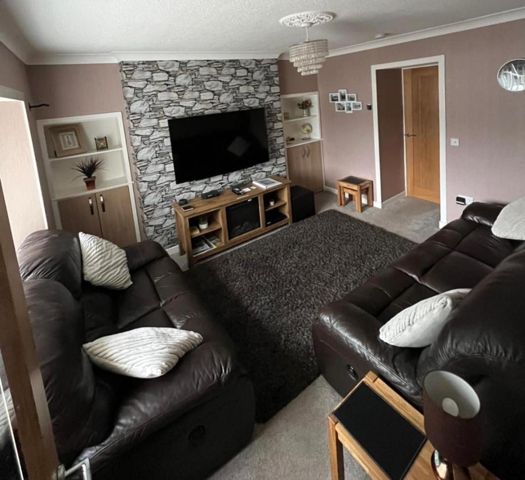 5 Riverside Place Thurso. 2 bed, 2 bathrooms. - Housity