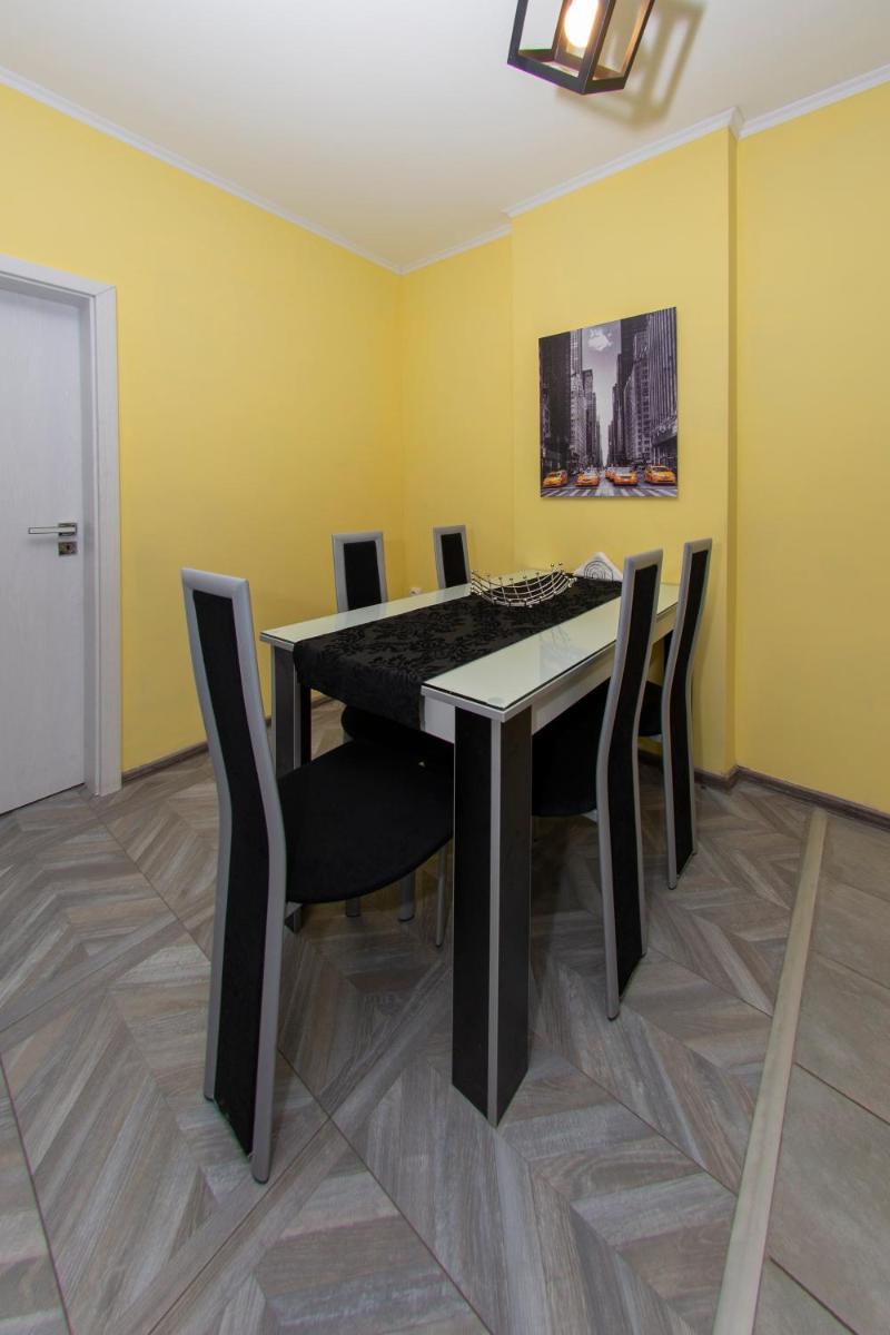 The yellow appartment - Housity