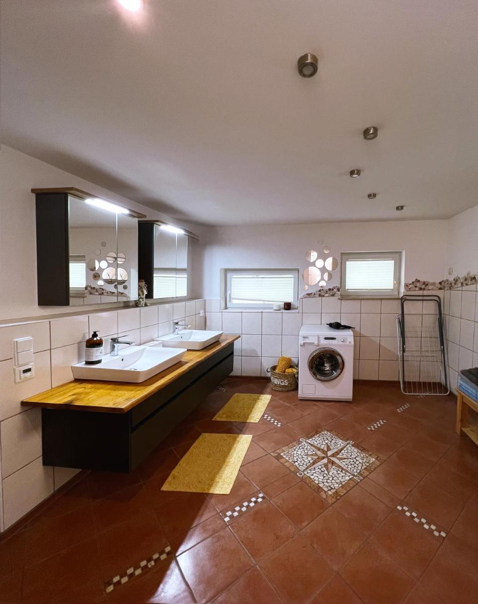 Firmen- und Ferienunterkunft Görlitz am Berzdorfer See, 3 Schlafzimmer, Haus für bis 6 Personen - Housity