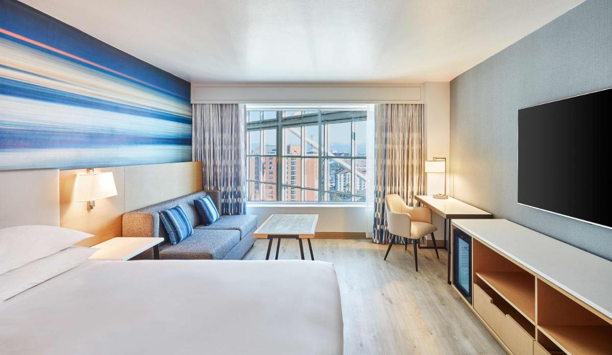 Hyatt Regency Orange County - Housity