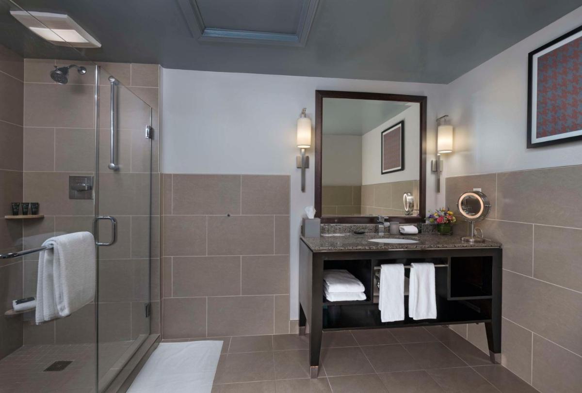 Hyatt Centric The Woodlands - Housity