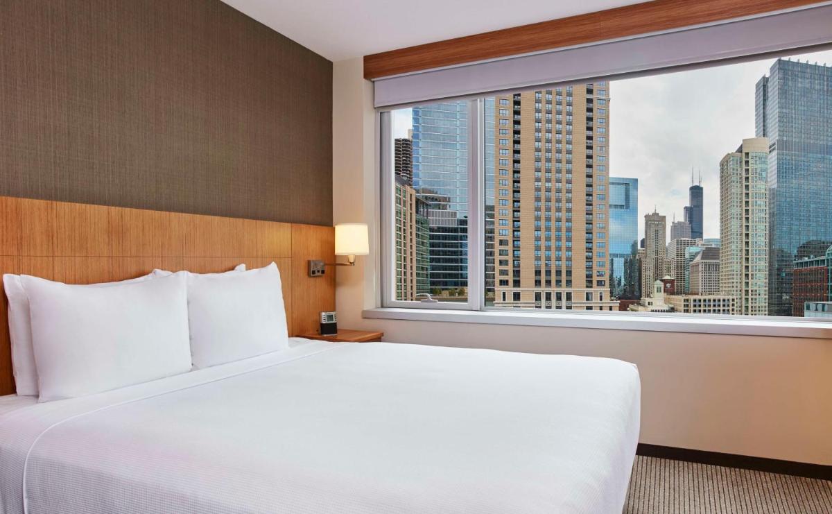 Hyatt Place Chicago River North - Housity