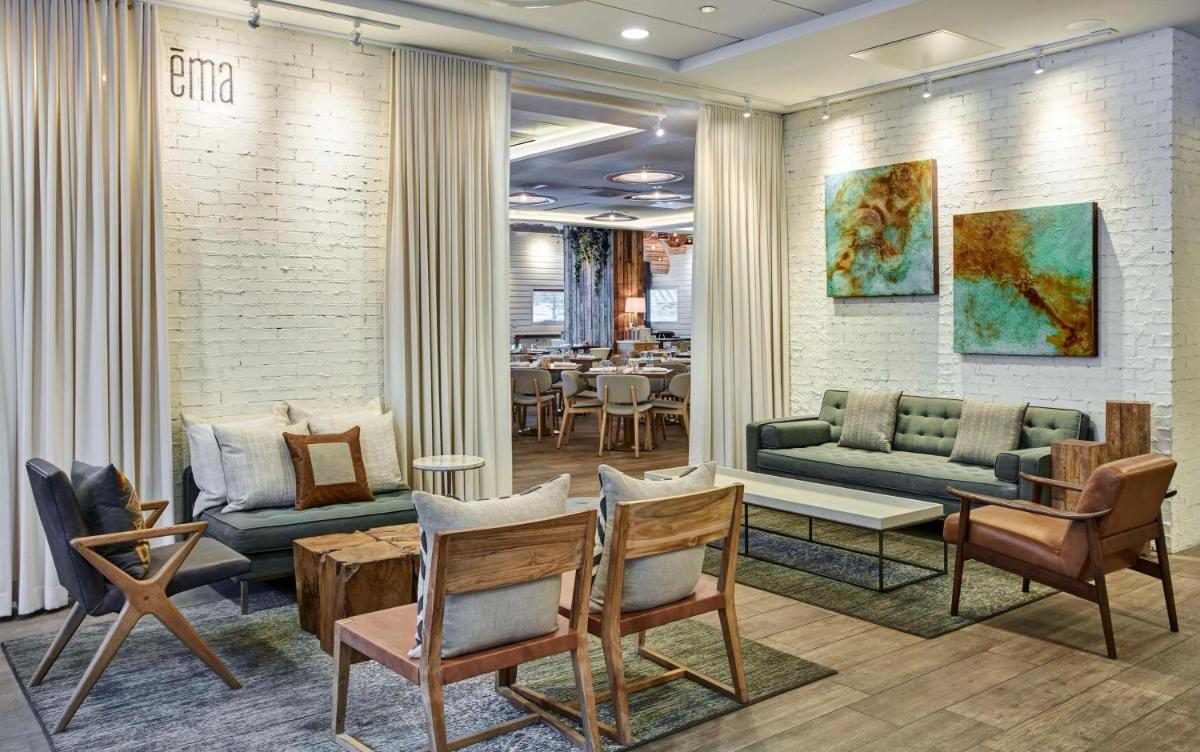 Hyatt Place Chicago River North - Housity